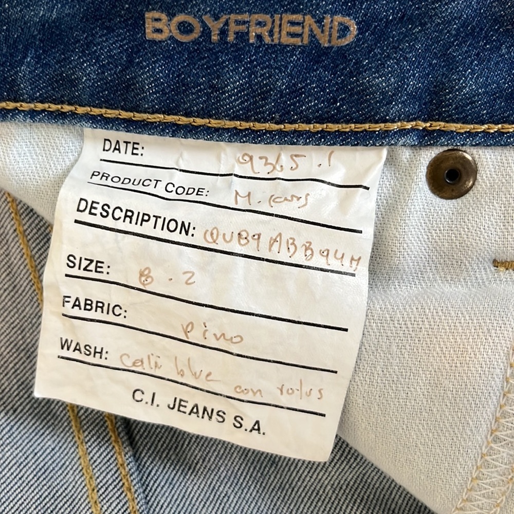 Michael Kors Distressed Jeans. - Picture 3 of 5